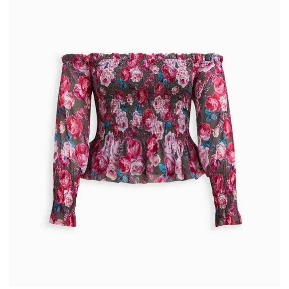 Torrid Crinkle Chiffon Smocked Waist Off-Shoulder Crop Top Sold Out - Picture 3 of 10